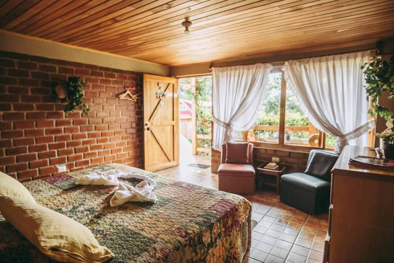 Posada Edelweiss اوكسابامبا المظهر الخارجي الصورة